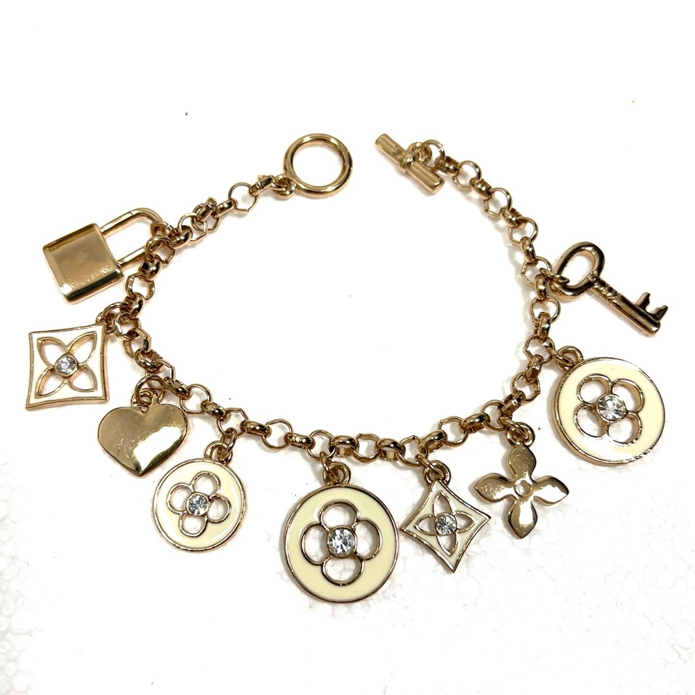 NWOT KEY LOCK 🔐 GOLD CREAM BRACELET